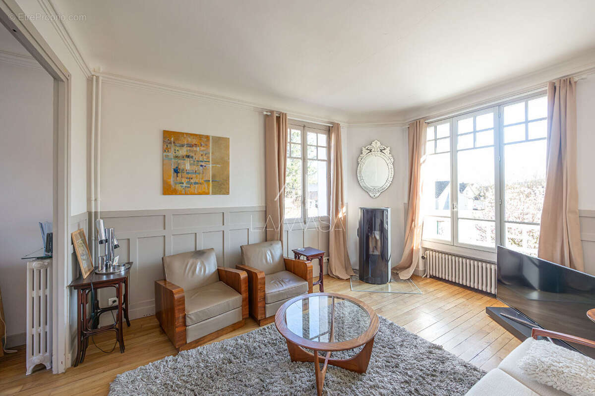 Maison à ESBLY