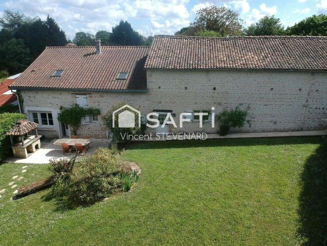 Maison 228 m² à Montjean  - photo 2