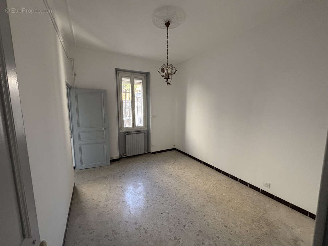 Exclusivité  Toulon La Loubière maison 146 m2 avec garage sur terrain piscinable - photo 9