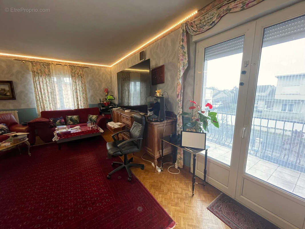Maison 213m²  Créez Deux Espaces de Vie Indépendants à Yzeure - photo 3