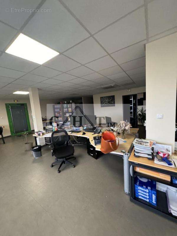 Commerce à SAVIGNY-LE-TEMPLE