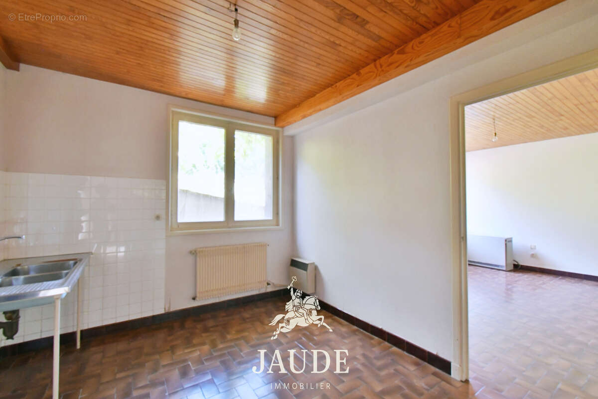 Maison d’architecte 160 m2 avec piscine + Appartement F3 de 61 m2 à rénover -Terrain 1 639 m2   L’Étang   Chan - photo 15