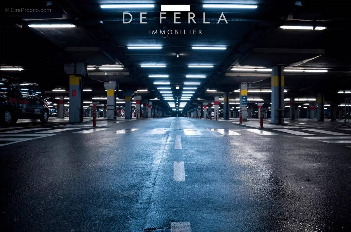 Parking à PARIS-15E