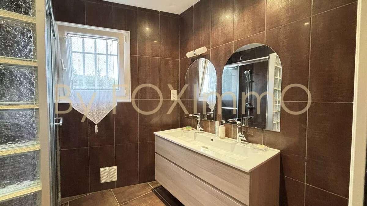 Maison à MANDELIEU-LA-NAPOULE