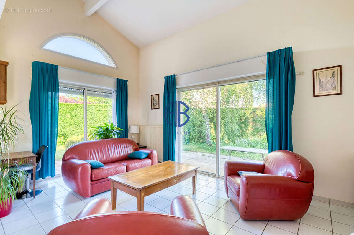 Maison à SAINT-BONNET-DE-MURE