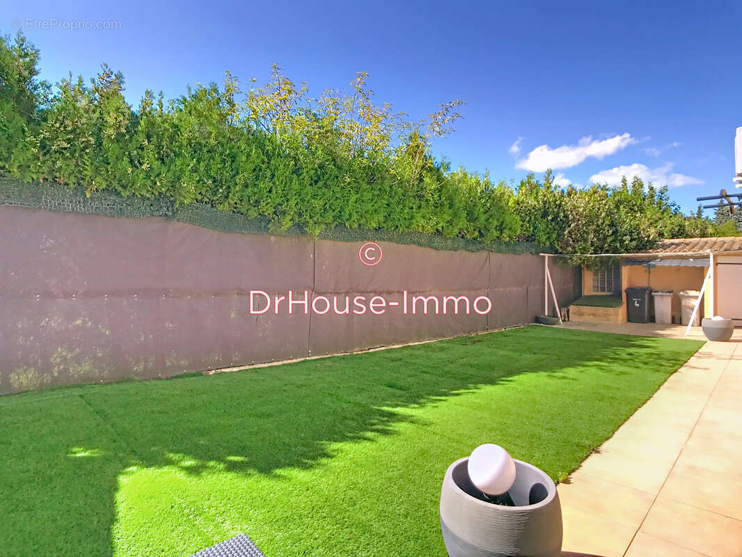 Maison à SAINT-VICTORET