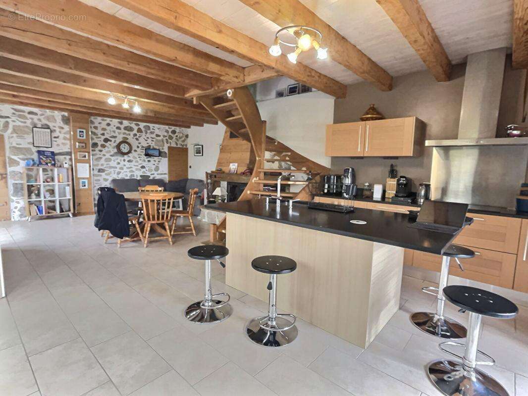 Maison à CHAINAZ-LES-FRASSES