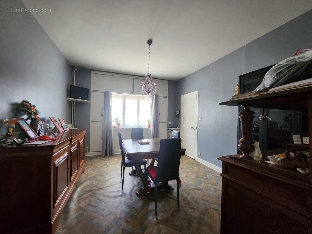 Maison à SAINT-PRIEST-TAURION