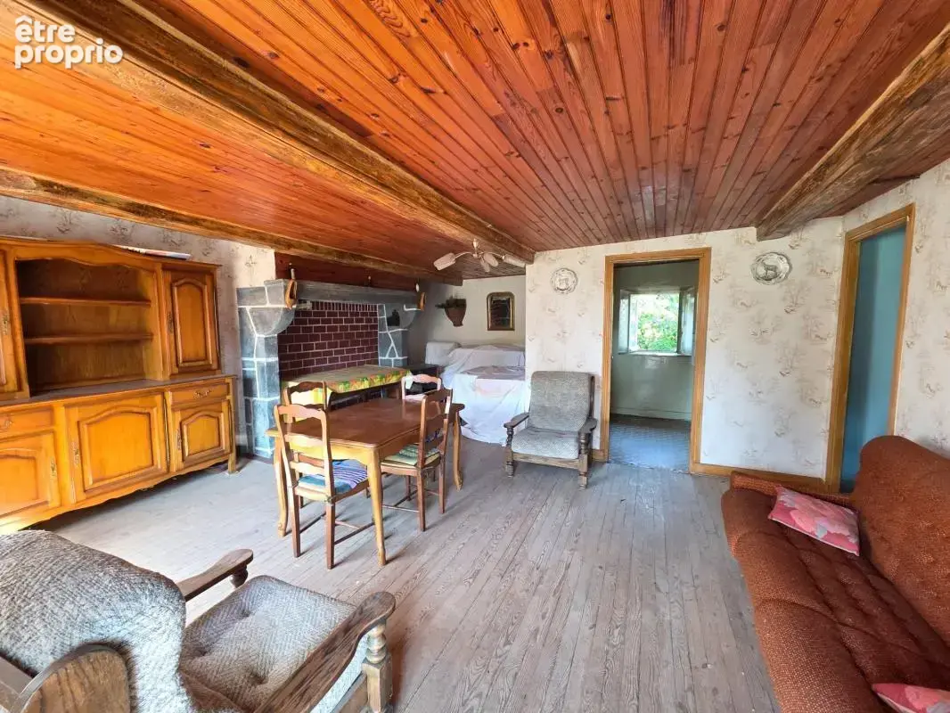 *** exclusivite ***  à renover - maison en pierre avec jardinet et dependances *** isserteaux 63270 *** - photo 5