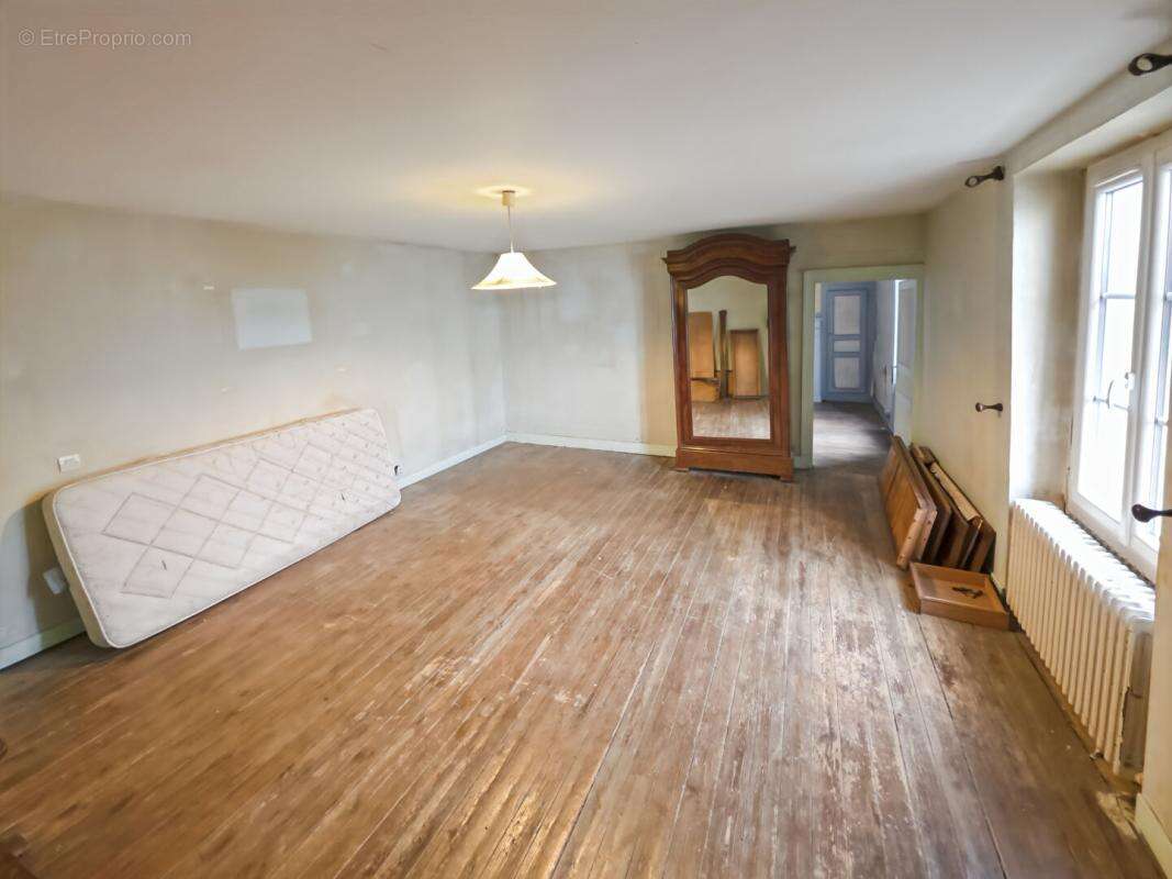 Maison à MOULINS-LA-MARCHE