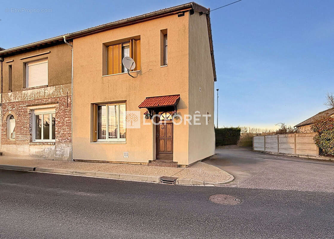 Maison à AUBEVOYE
