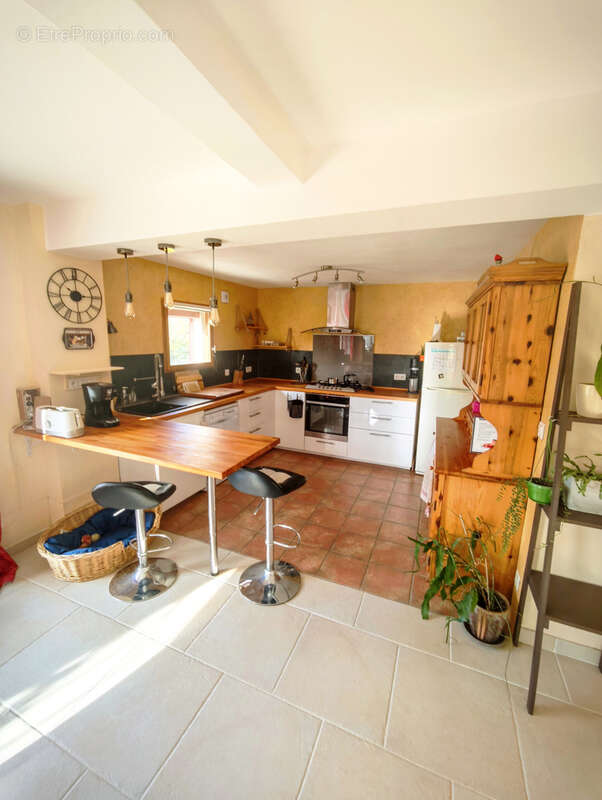 Maison à VILLENEUVE-LES-MONTREAL