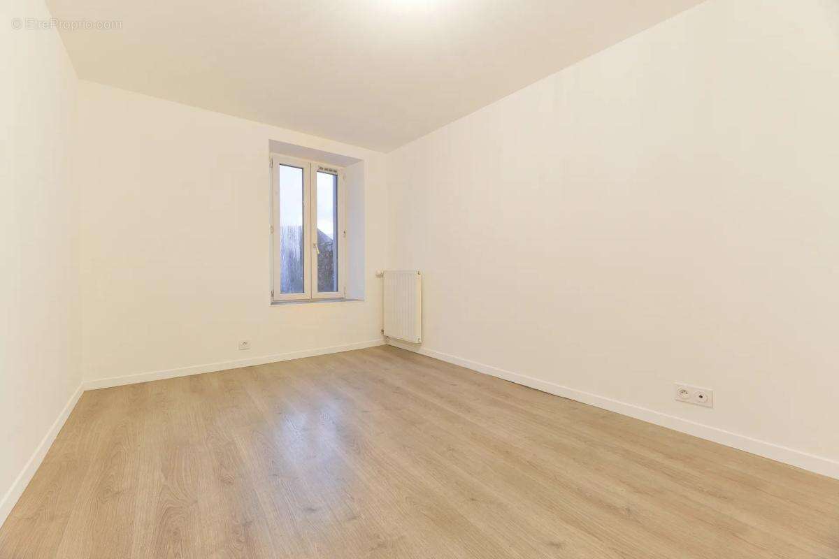 Maison à AIGREFEUILLE-SUR-MAINE