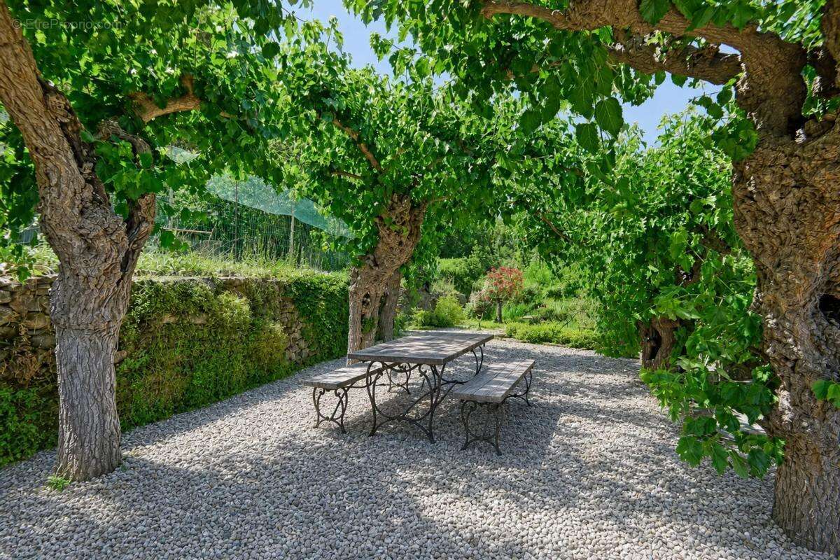 Maison de 10 pièces de 197 m² à Saint-Florent-sur-Auzonnet - photo 24