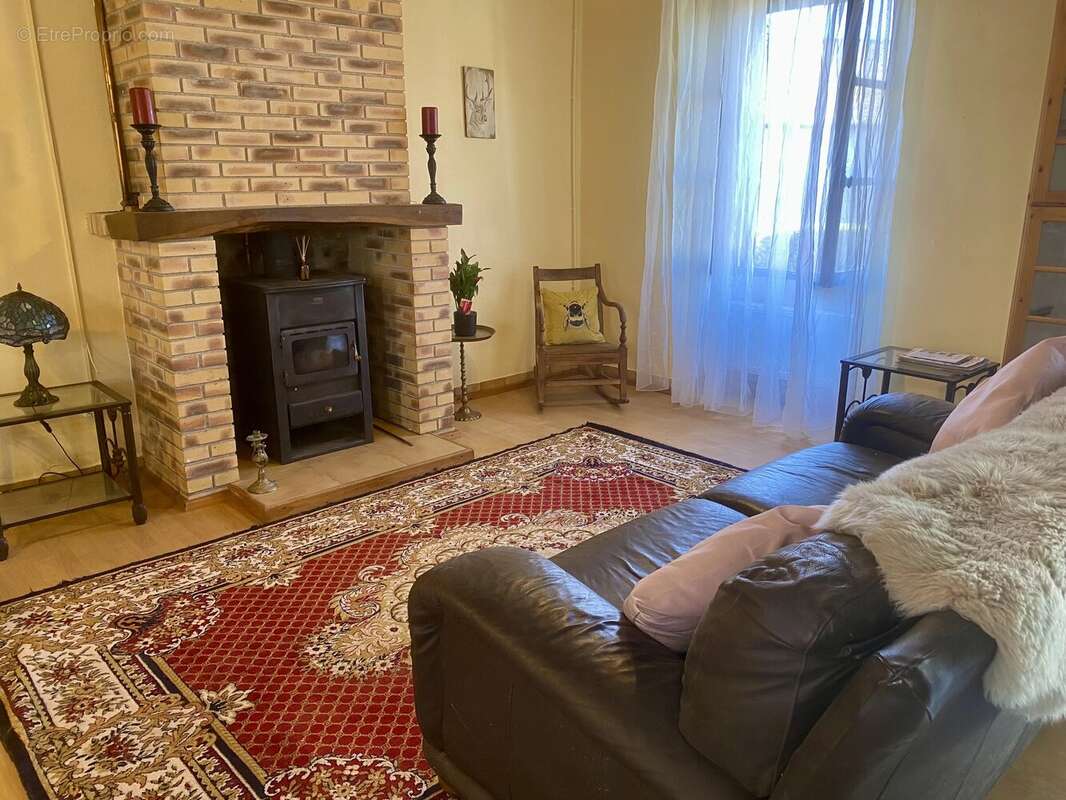 Jolie maison en pierre avec terrain et grange - photo 15