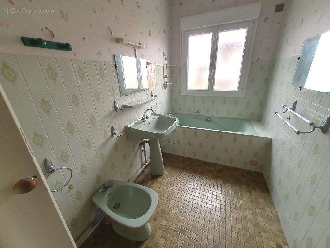 Maison à SAINT-DOULCHARD