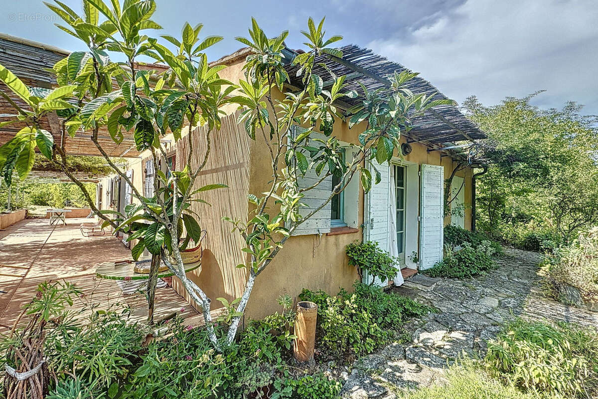 Maison à SAIGNON