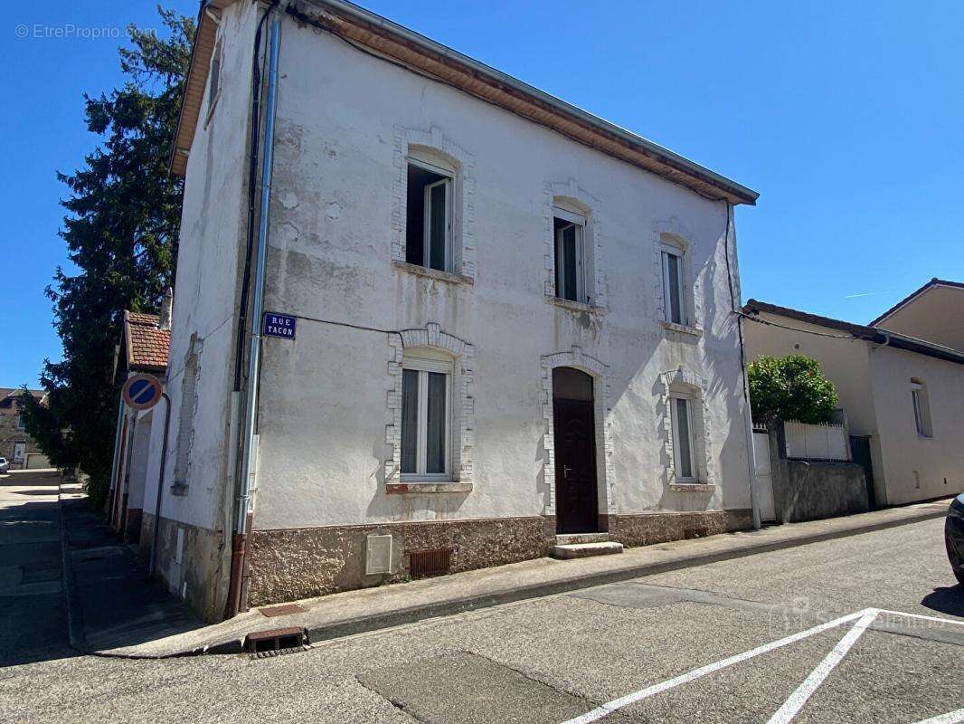 Maison à OYONNAX