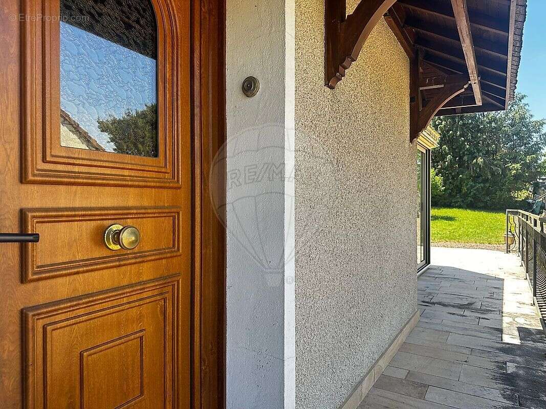 Maison à CERCY-LA-TOUR