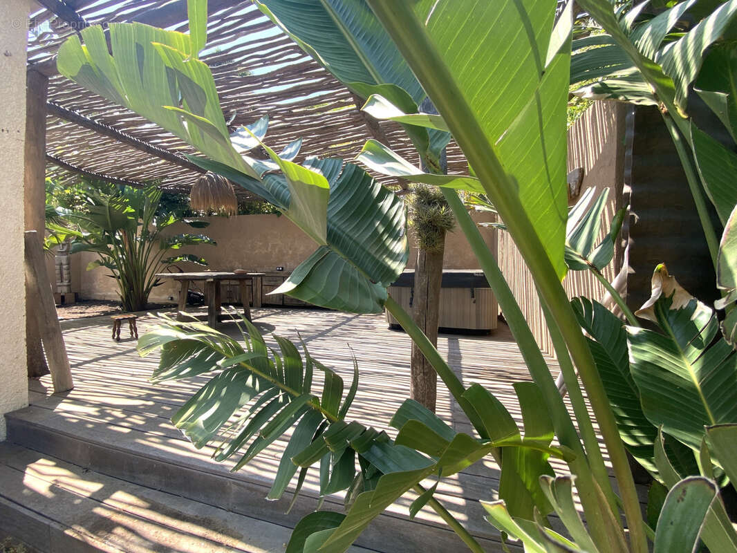 Maison à LA LONDE-LES-MAURES