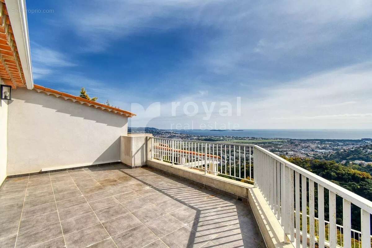 Maison à MANDELIEU-LA-NAPOULE