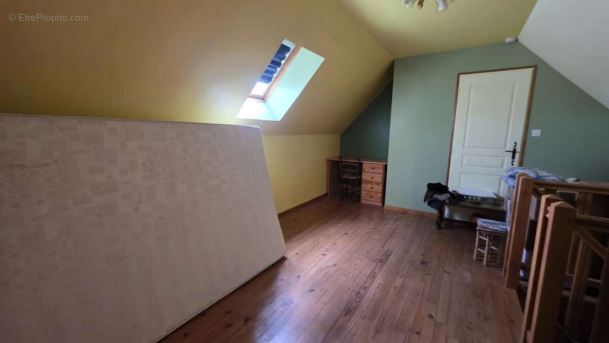 Maison à MILLY-SUR-THERAIN