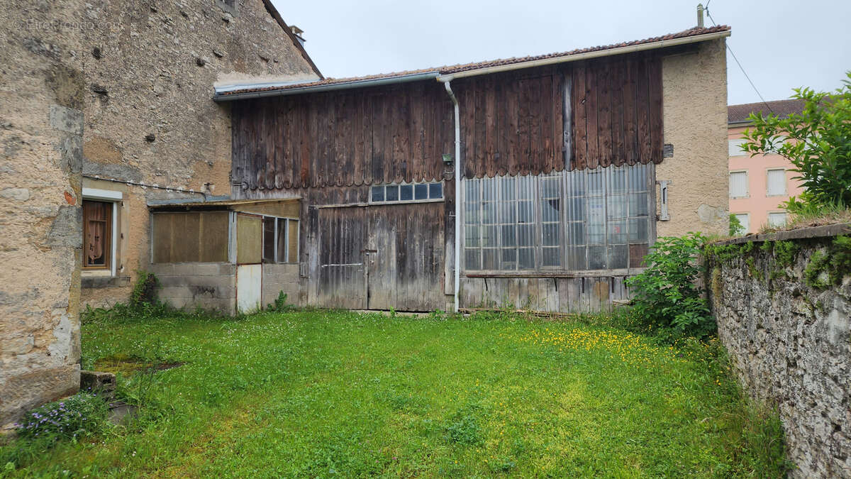 Maison à CLEZENTAINE