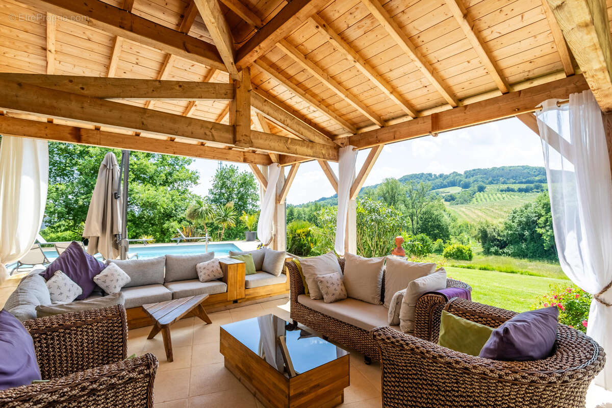 Maison de campagne avec annexes, 3 x piscines et vue - photo 50
