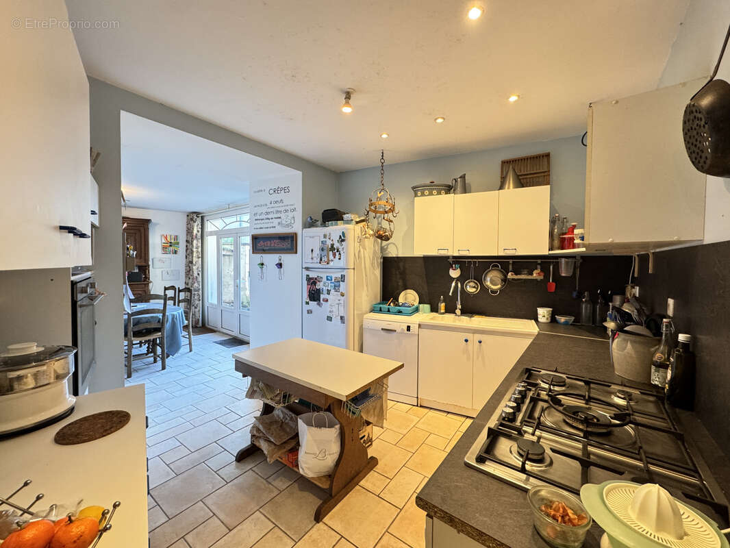 Maison à BARBEZIEUX-SAINT-HILAIRE