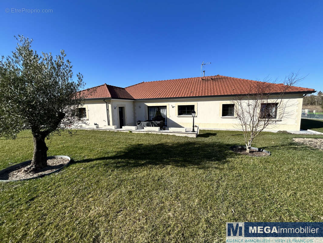 Maison à COURDEMANGES