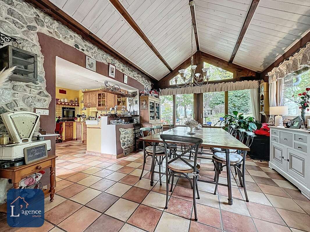 Maison à SAINT-JEOIRE-PRIEURE