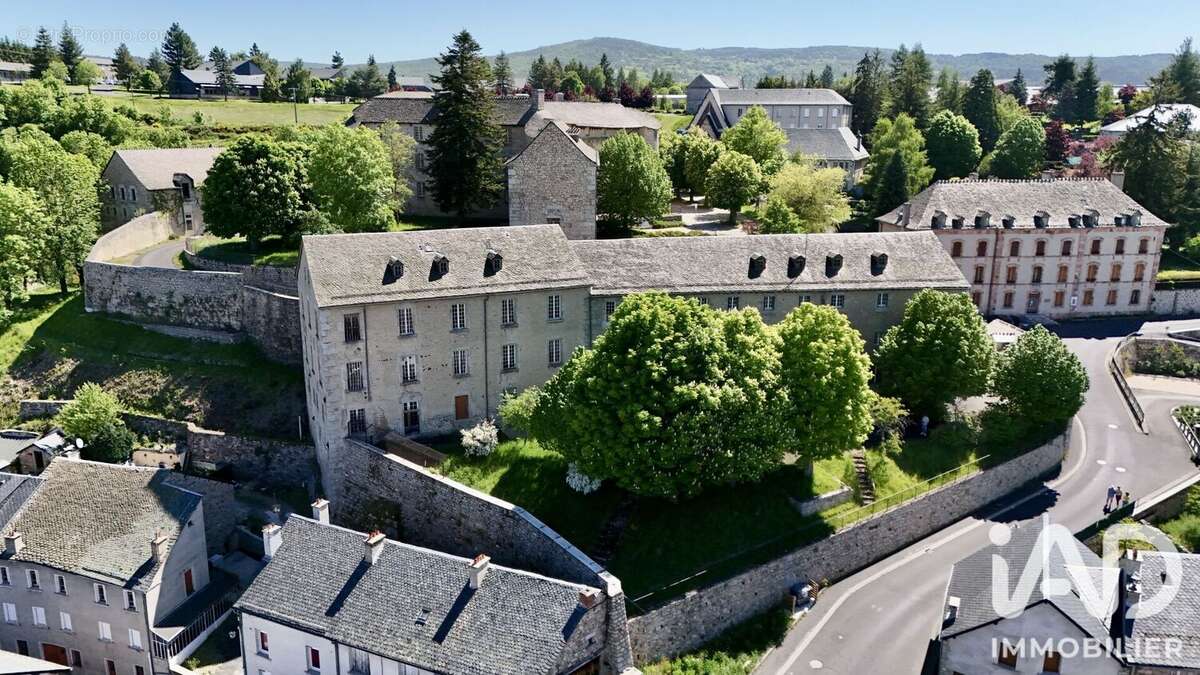 Appartement 1662 m² à Saint-Alban-Sur-Limagnole  - photo 6