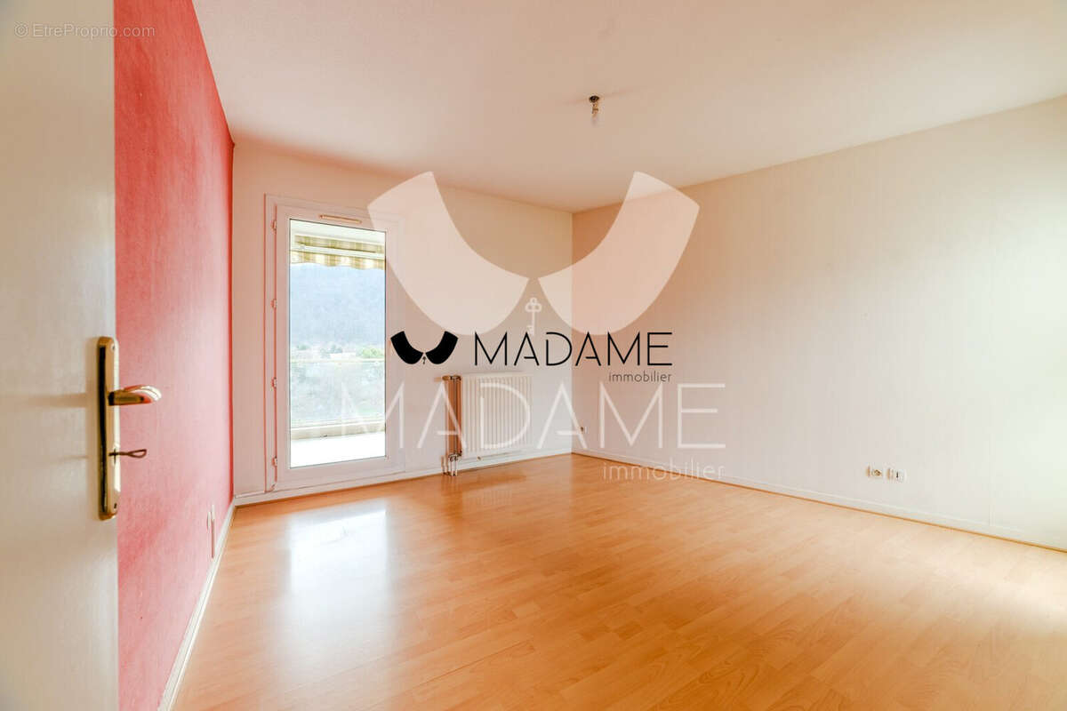 Appartement à GIERES