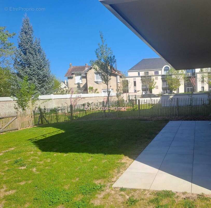 Appartement à SAINT-CYR-SUR-LOIRE
