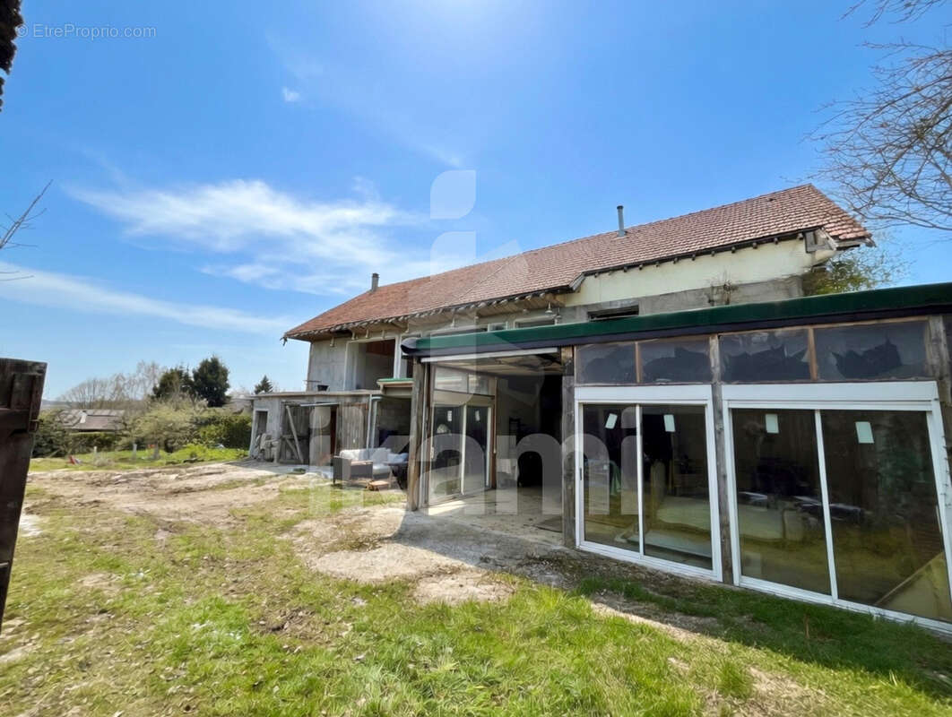 Maison à GROISY
