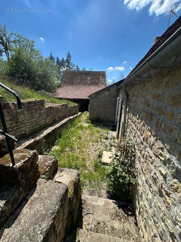 Maison à TORCY-ET-POULIGNY