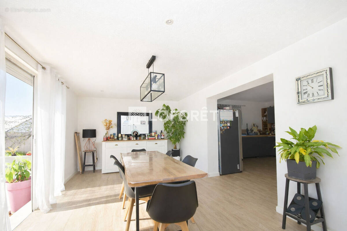 Maison à TOURRETTES