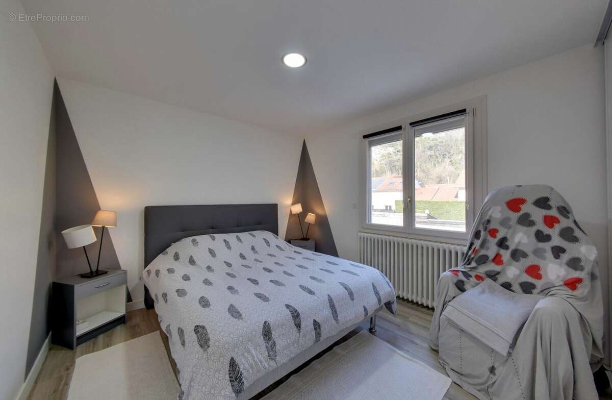 Maison 227 m² à Fontanil-Cornillon  - photo 6