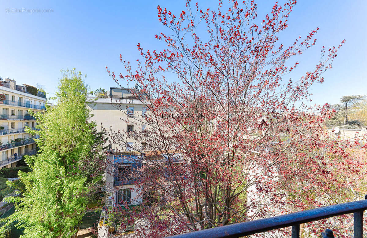 Appartement à NEUILLY-SUR-SEINE