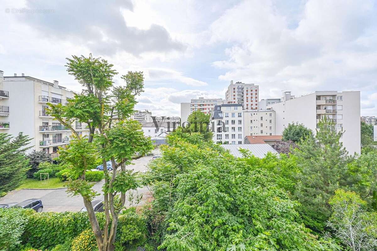 Appartement à CHARENTON-LE-PONT