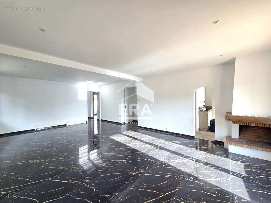 Maison à VILLENEUVE-LOUBET