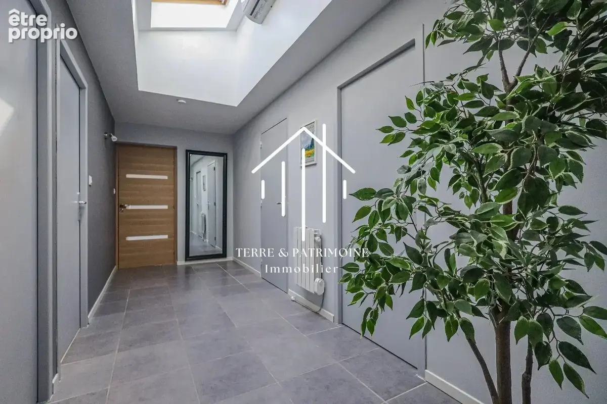 CHAZEAUX – Maison contemporaine de plain-pied avec piscine chauffée - photo 8