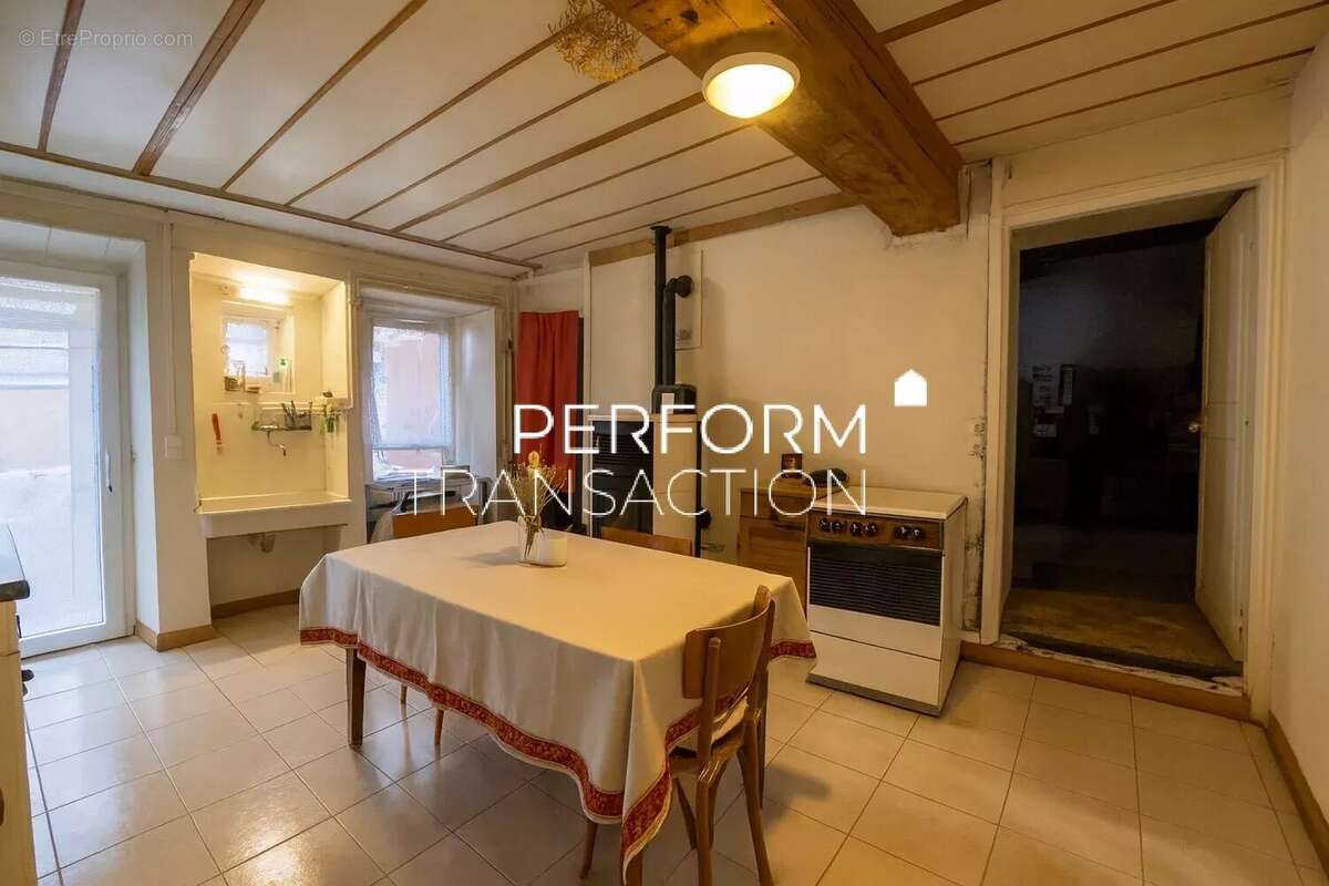 Maison à NOTRE-DAME-DE-VAULX