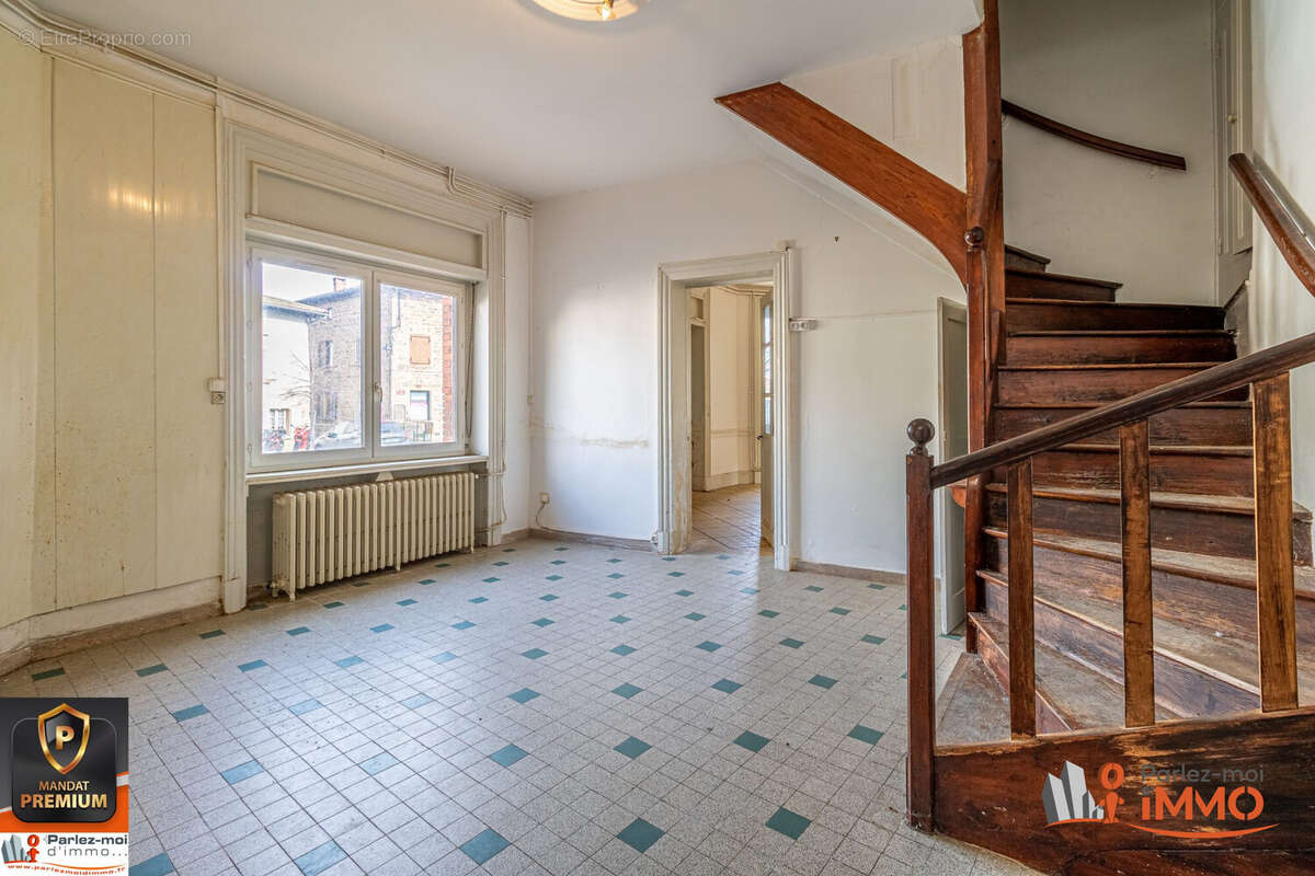 Maison à SAINT-LAURENT-DE-CHAMOUSSET