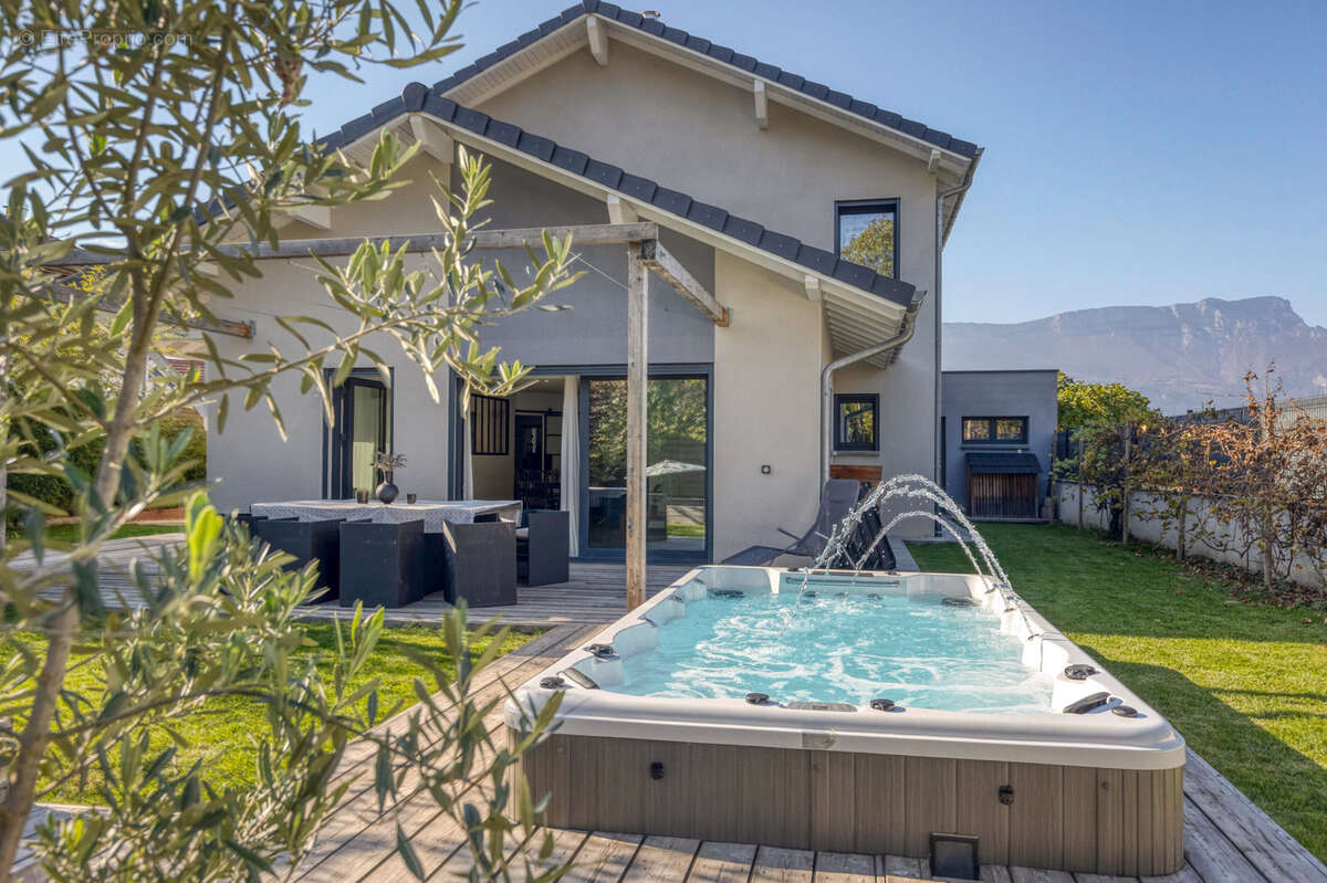 Maison à CHAMP-SUR-DRAC