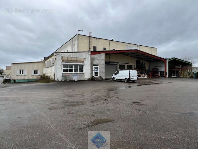 LOCAUX PRO de 5000m2 sur parcelle de 9000m2 - photo 25