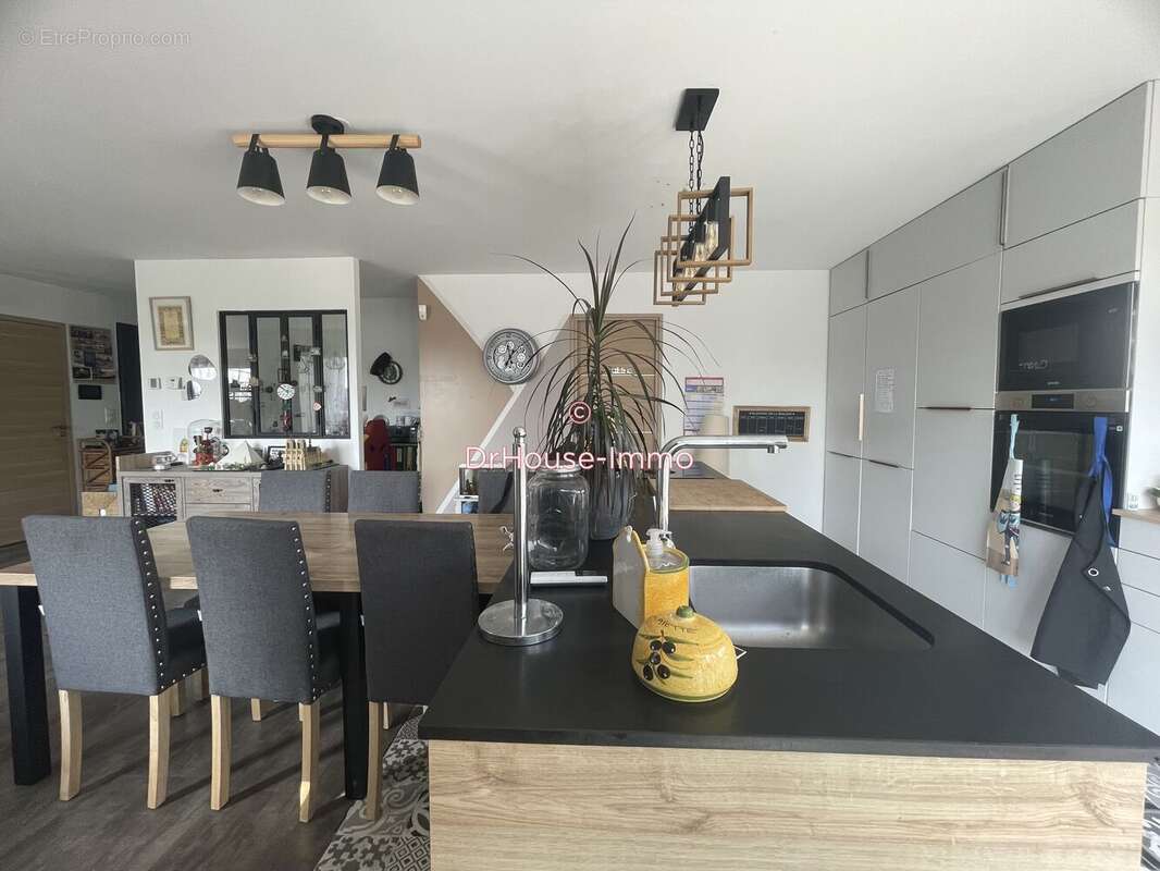 Maison à LA SALVETAT-SAINT-GILLES