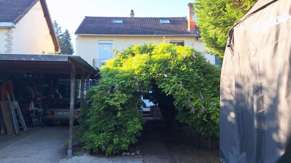 Appartement à SAINT-REMY-LES-CHEVREUSE