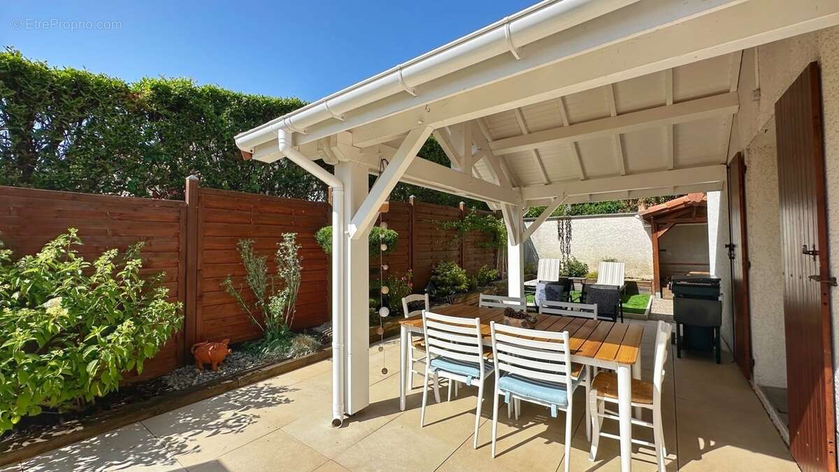 Maison à LA MURETTE