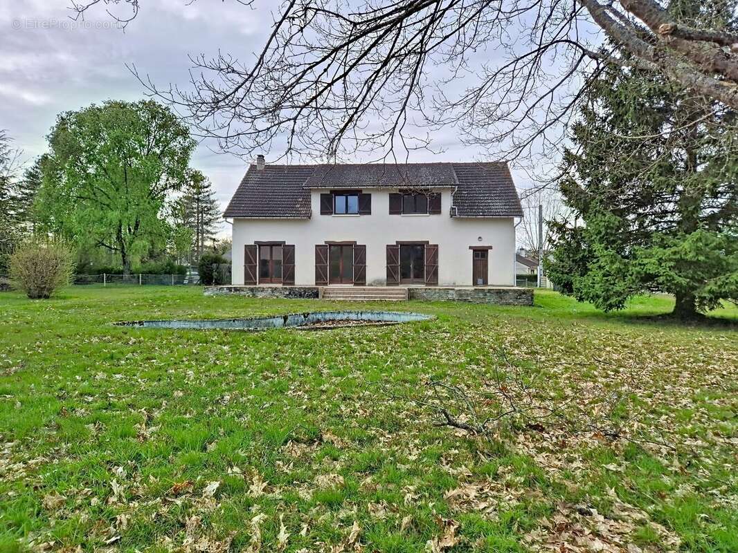 Maison à NOGENT-SUR-VERNISSON